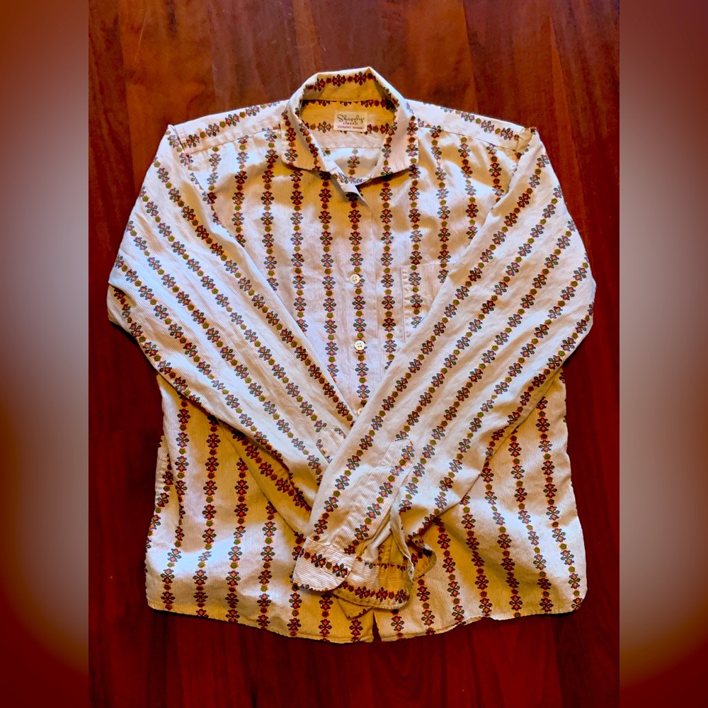 Vintage 1970’s cotton blouse with beautiful floral motif.